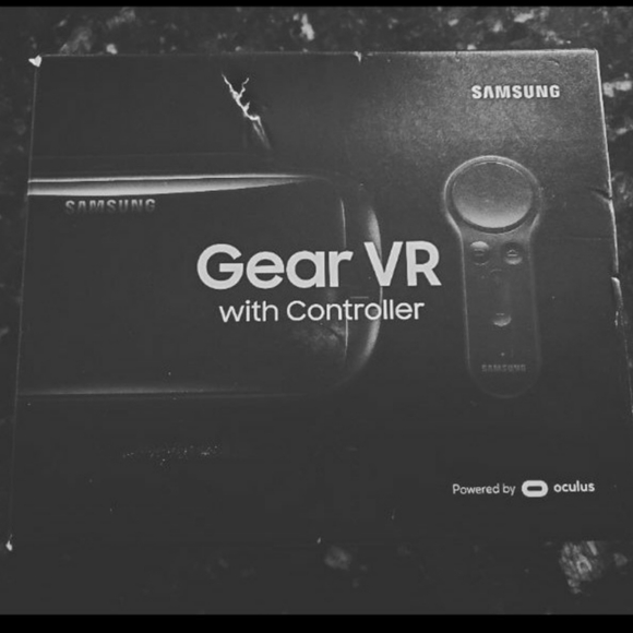 Samsung Gear VR with Controller! New with Box. Bought for $150. - Picture 2 of 13